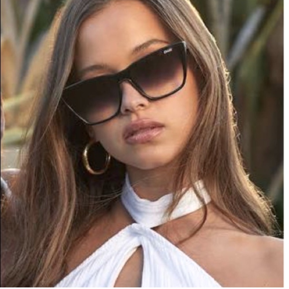 New Quay On Point womens sunglasses in black
